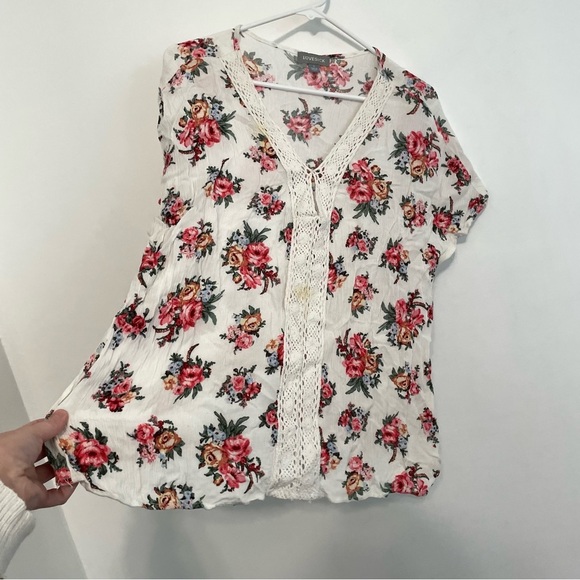 LOVESICK BY TORRID 0 Plus Size White Pink Floral Crochet Lace Short Sleeve Top - Picture 10 of 16